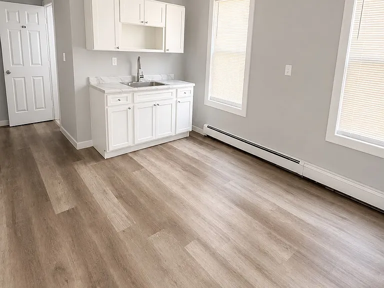 208 Governor St #3R — Photo 4