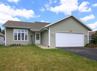 901 Walnut St, Genoa, IL 60135