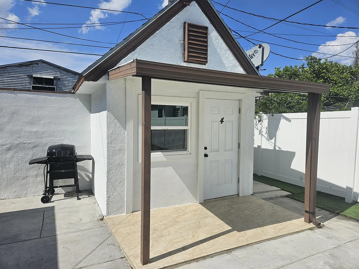 Building Photo - 425 Ardmore Rd #4