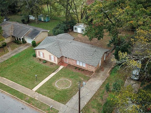 2nd image of 214 Bowling Green Dr