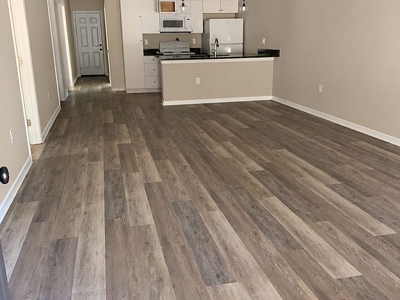 2nd image of 307 Jackson St