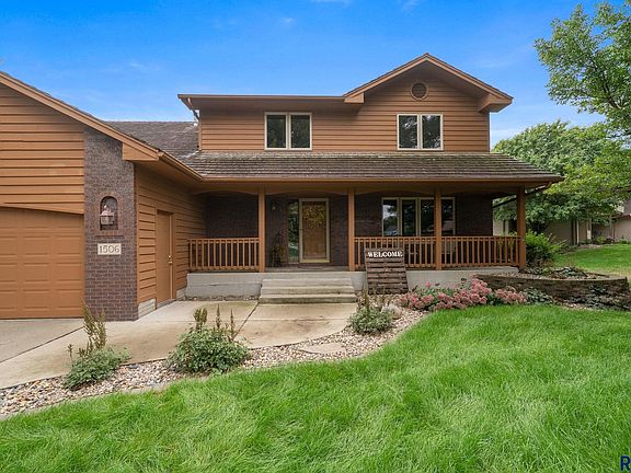 2nd image of 1506 S Gray Goose Cir