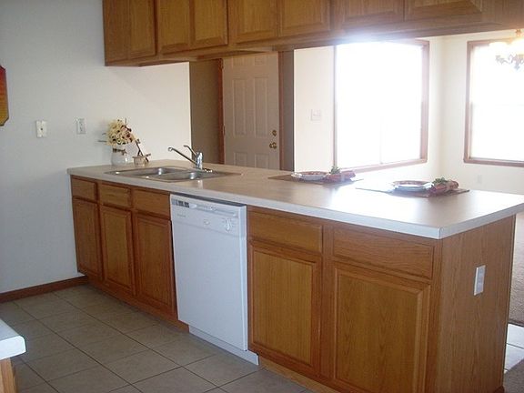 5th image of 6441 Oak Crest Ln #27B