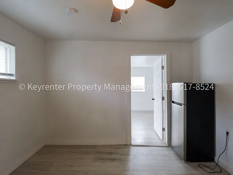 732 N Victor Ave — Photo 6