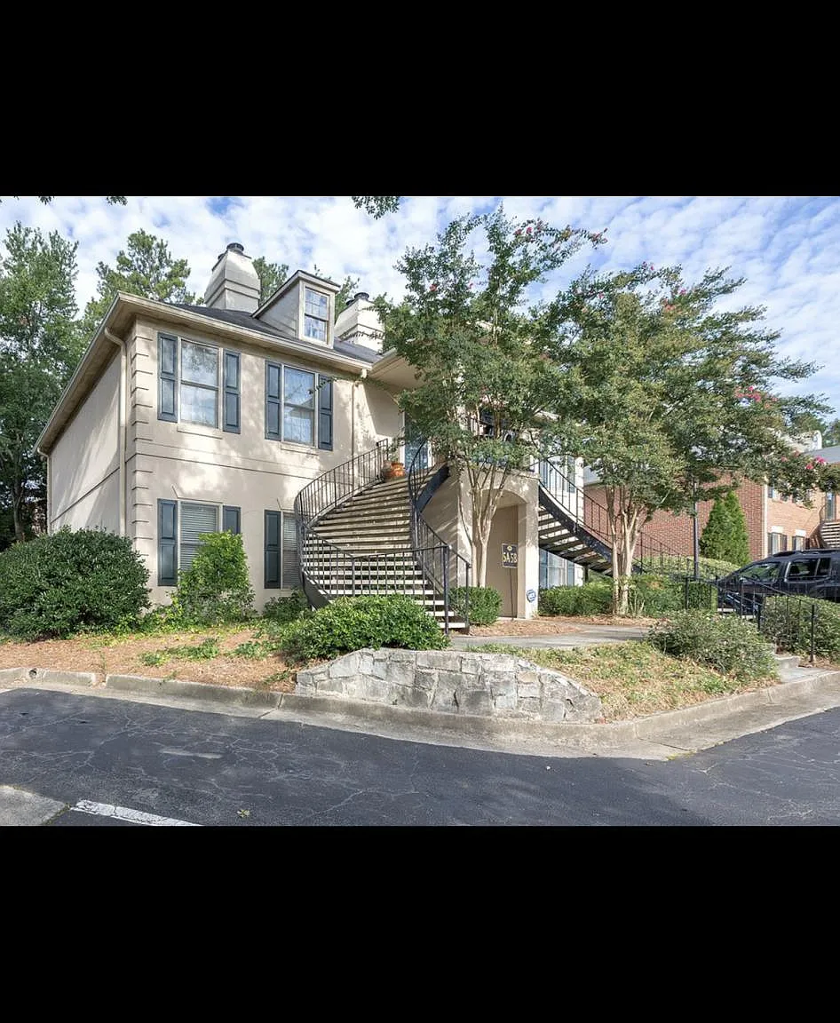 5 Plantation Dr NE — Photo 1