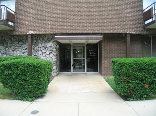 336 Lathrop Ave APT 605, Forest Park, IL 60130