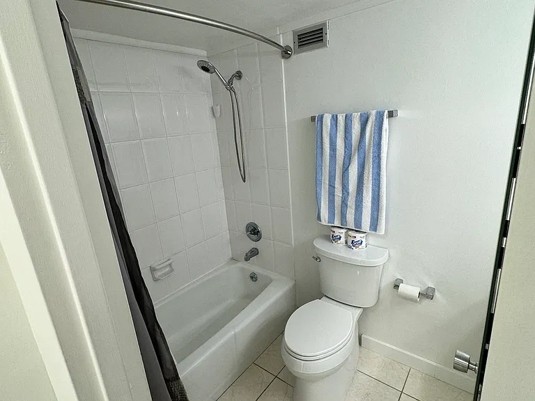 2899 Collins Ave #604 — Photo 21