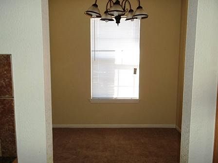 5th image of 312 Janelle Dr APT A
