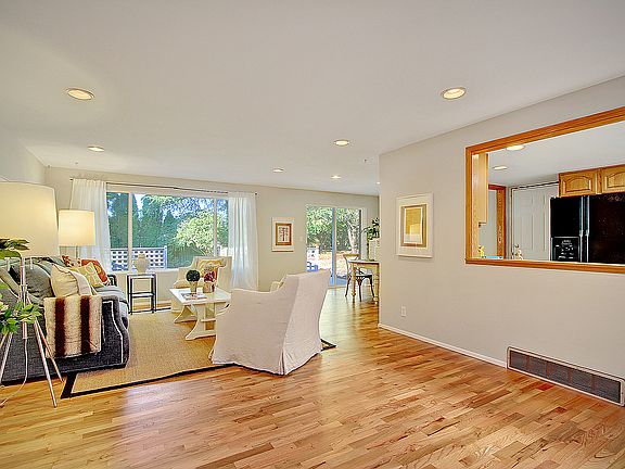 2nd image of 15008 NE 16th St