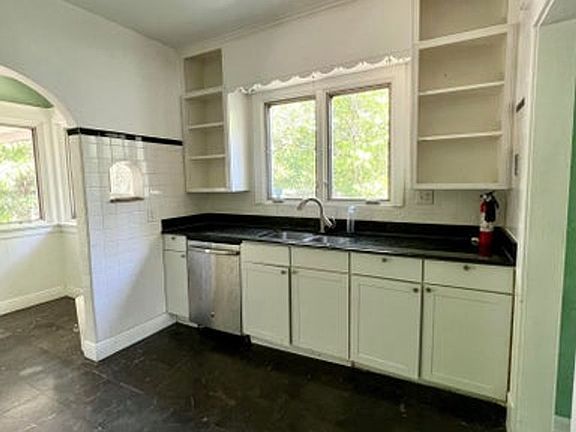 2nd image of 5415 N Flagler Dr