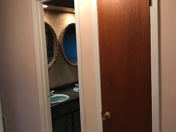 3rd image of 15 Knapp St #2