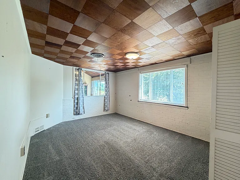 2919 W Main St — Photo 24
