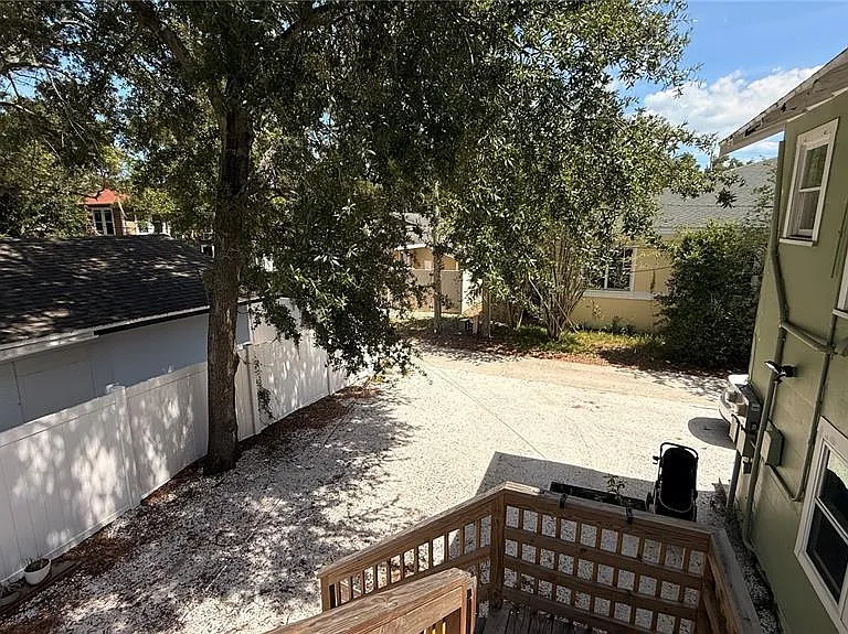905 Jones St — Photo 4