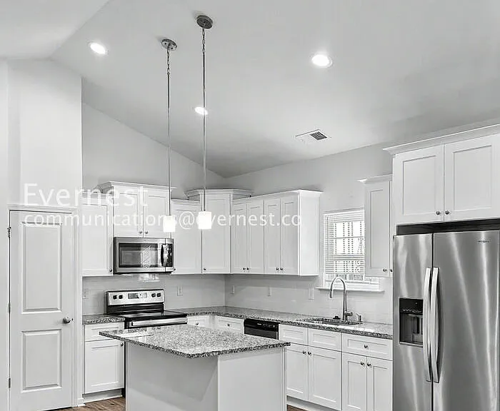 10828 Mount Holly Rd — Photo 4