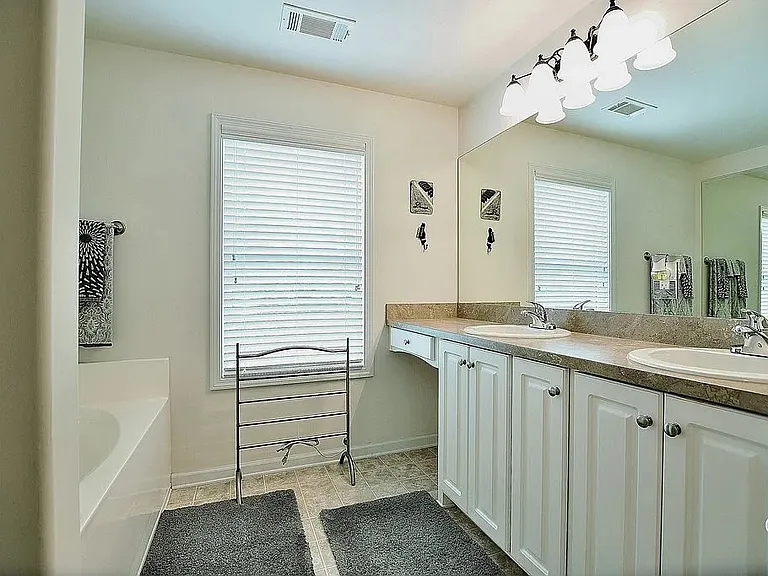 4512 Village Ct — Photo 8