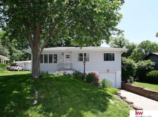 3011 S 49th St, Omaha, NE 68106