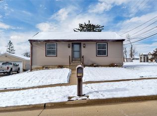 2306 29th St SW, Cedar Rapids, IA 52404