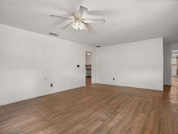 5th image of 1124 GRANT AVENUE