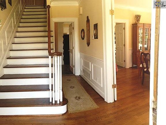 3rd image of 6 Mallet Hill Ct
