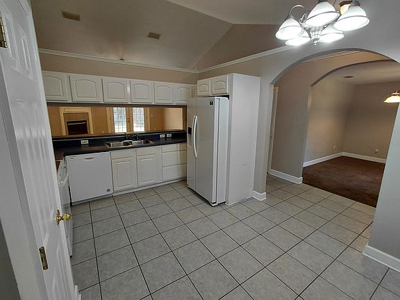 5th image of 3508 Larkspur Ln