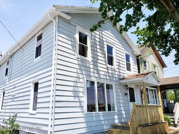 2nd image of 196 N Washington St