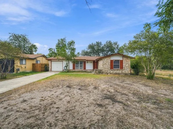 5402 Lake Grove Dr, San Antonio, TX 78244