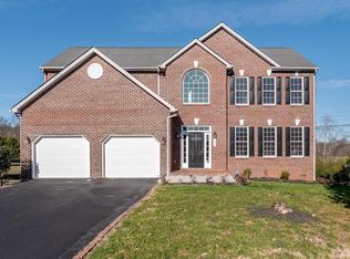 1023 Forest Edge Dr, Forest, VA 24551