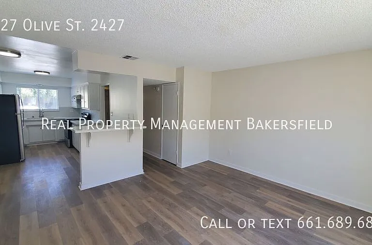 2427 Olive St #2427 — Photo 2