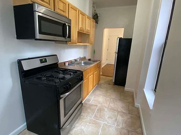 3rd image of 1578 3rd Ave APT 5