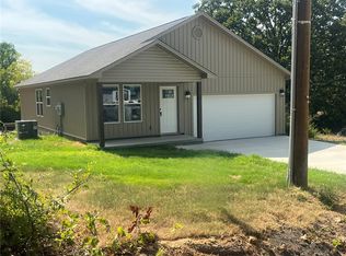 118 Damascus Rd, Russellville, AR 72802