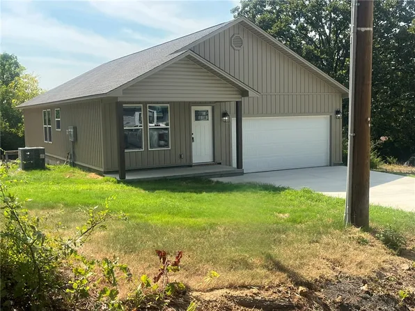 118 Damascus Rd, Russellville, AR 72802