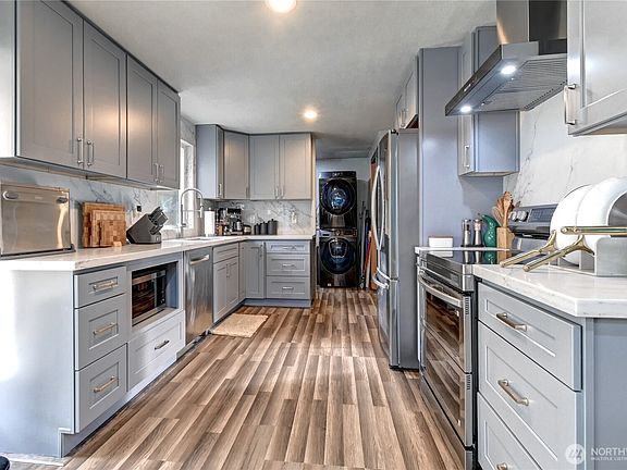 4th image of 20406 52nd Avenue W