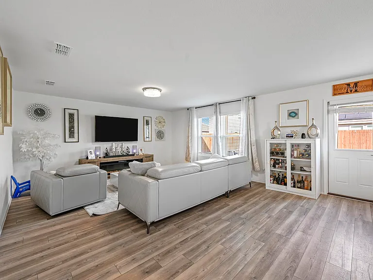 4500 Greyberry Dr — Photo 6