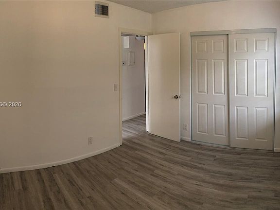 5th image of 1027 Twin Lakes Dr #28-B