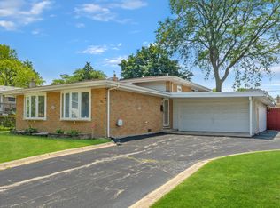 7621 Churchill St, Morton Grove, IL 60053