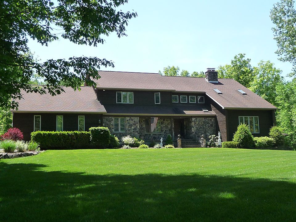 1st image of 27 Redwood Dr