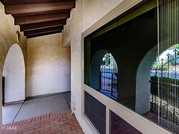 3rd image of 5922 N Placita Del Conde