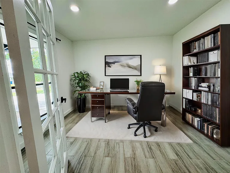 2500 Harrowden Dr — Photo 12
