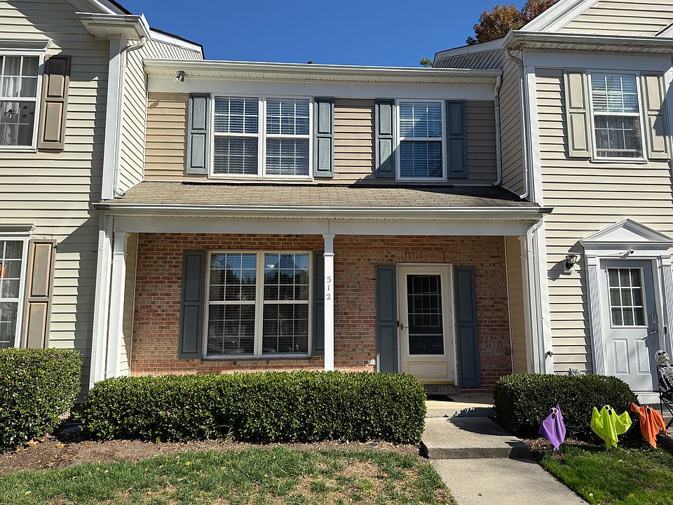 1st image of 512 Canyon Lake Cir #512