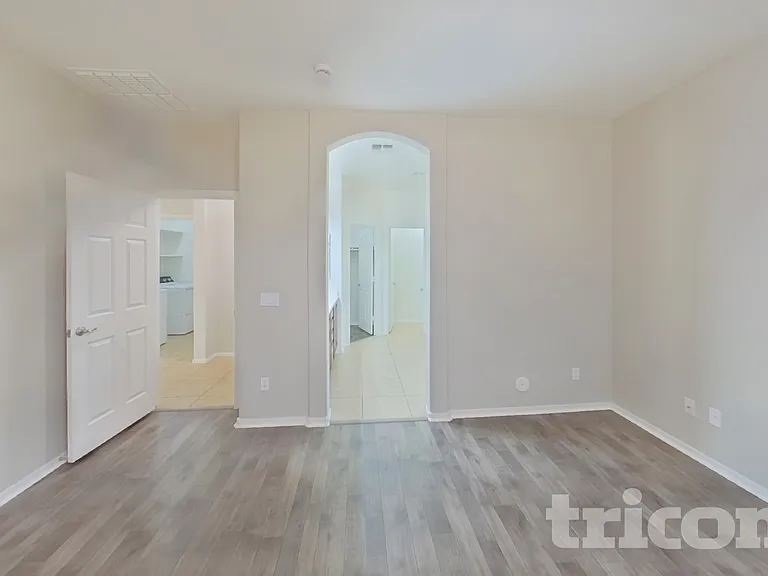7050 W Sophie Ln — Photo 6