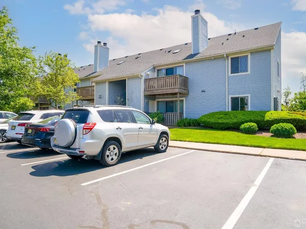 311 Aspen Dr, Plainsboro, NJ 08536