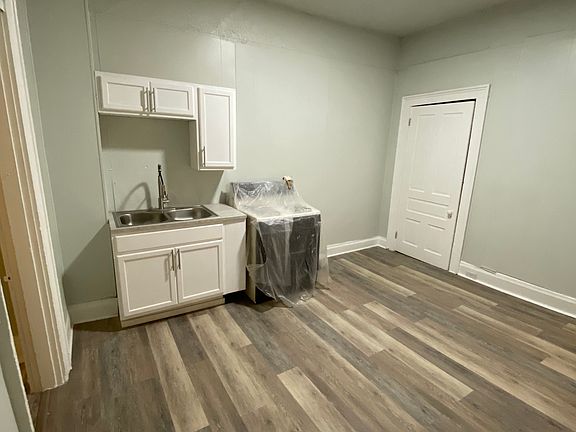 4th image of 506 Maple St #1A