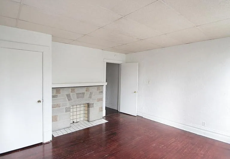 317 Franklin Ave #2 — Photo 2