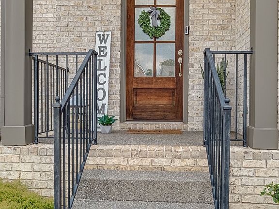 4th image of 829 Nolenmeade Pl