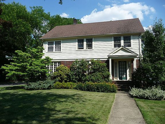 2nd image of 104 Fairview Ave