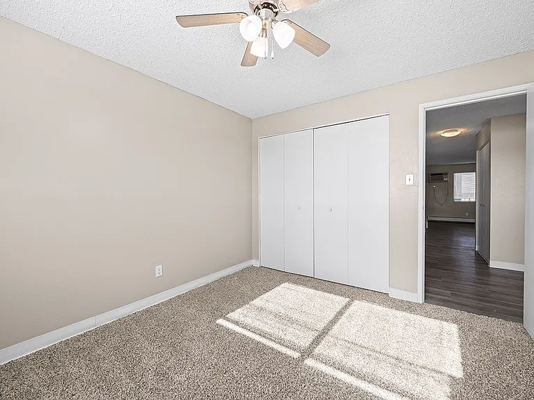 Garden Pointe — Photo 18