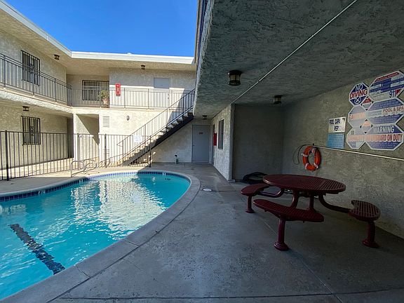 3rd image of 6460 Mammoth Ave APT 204