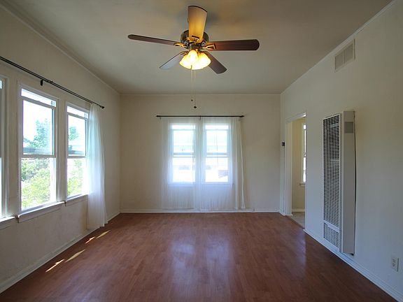 4th image of 712 E Chevy Chase Dr #7