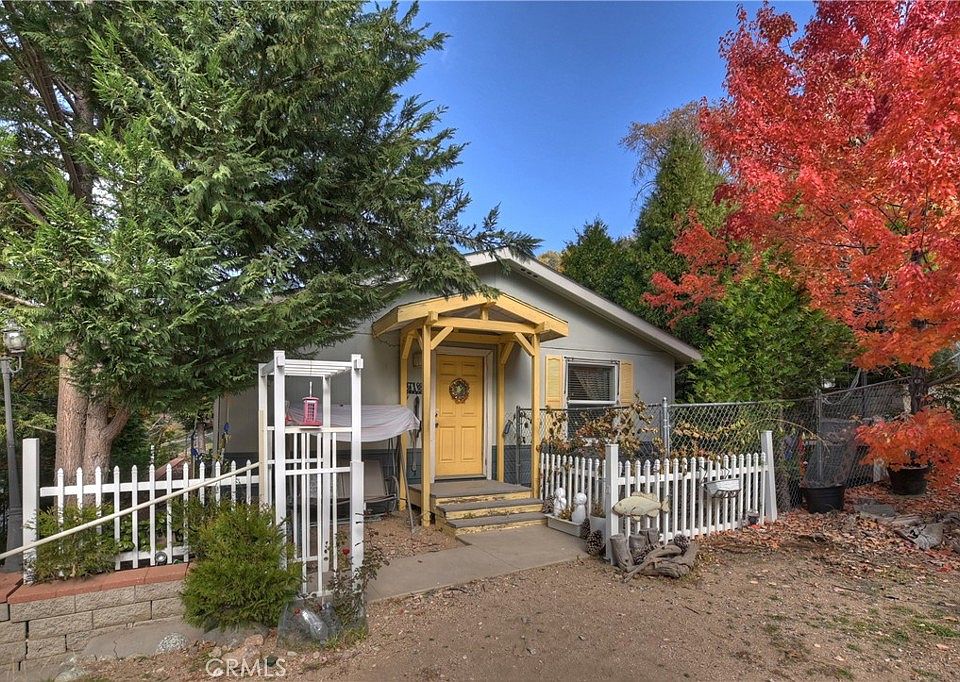 1st image of 221 Alder Ln
