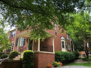 1407 Park Garden Ln, Reston, VA 20194